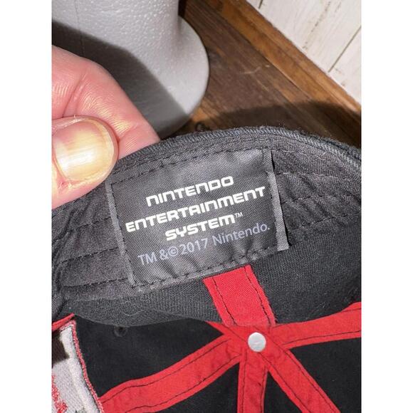 NES Controller Black Snapback Cap Hat Nintendo Entertainment System Retro 2017 - Picture 8 of 9